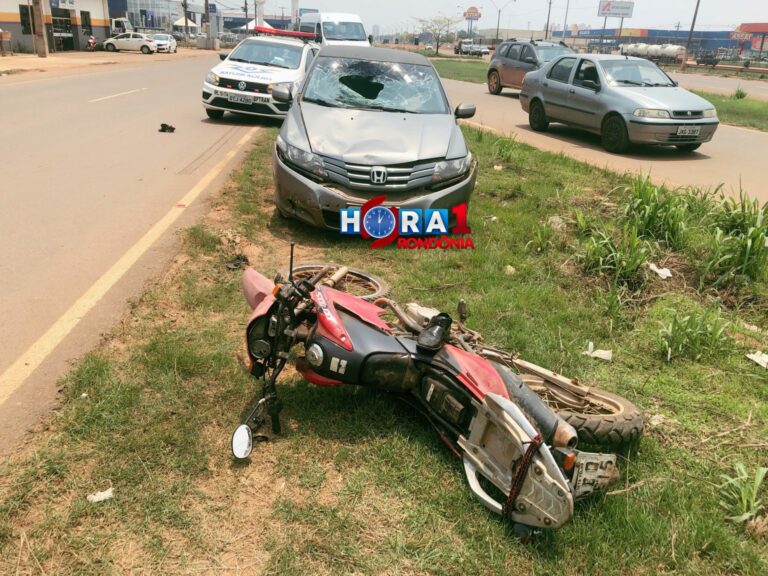 Motociclista tem escoriações pelo corpo após ser atingido por carro na BR-364