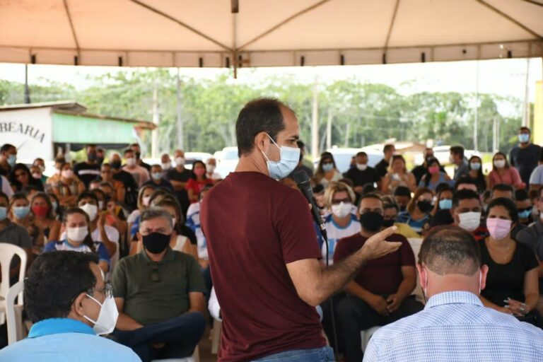 Prefeitura assina Ordem de Serviço para concluir obra de creche que estava parada há quase dez anos