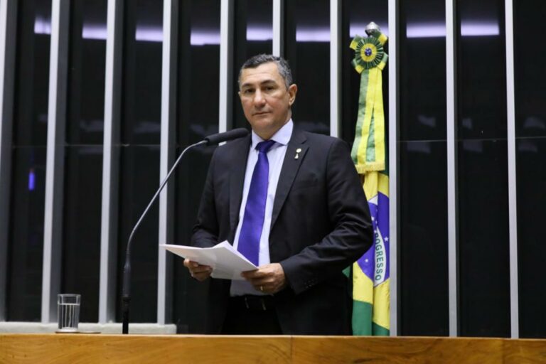 Jesus Sérgio apresenta emenda à MP para garantir valor permanente de R$ 400 no Auxílio Brasil
