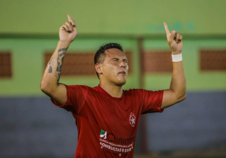 Estrelão vence clássico e fica a um empate do título do returno