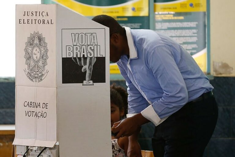 Reforma eleitoral será promulgada nesta terça e valerá para 2022; veja o que muda