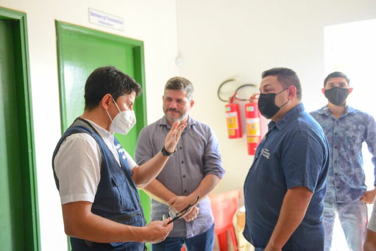 Em Epitaciolândia, Dr. Jenilson participa de atendimento às mulheres em alusão ao ‘Agosto Lilás’