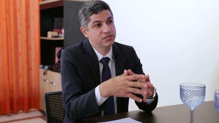 Após ‘receber sinal’, Calegário desiste de disputa na Aleac e lança seu nome à Câmara Federal