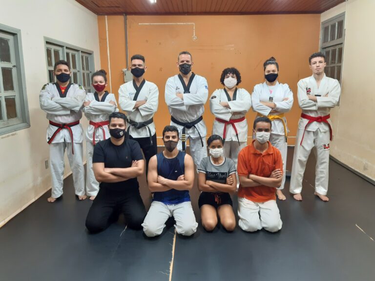 Projeto social que atende crianças de bairros periféricos com prática de artes marciais se expande no AC
