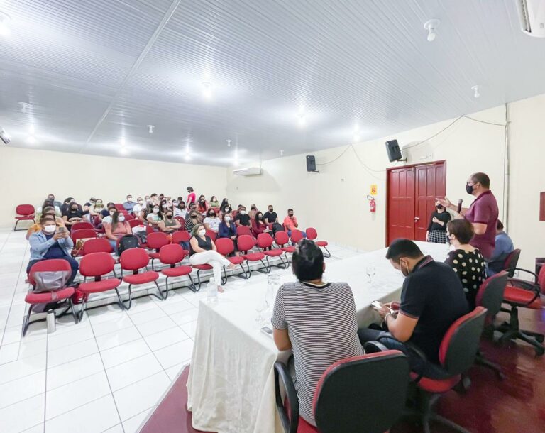 Educação capacita profissionais para atuar no programa Caminhos do Campo no Vale do Juruá