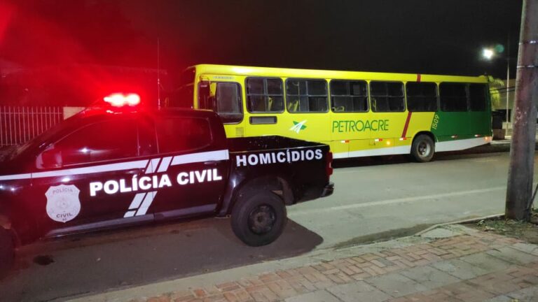 Com arma apontada na cabeça, motorista de ônibus e 45 passageiros vivem momentos de terror em Rio Branco