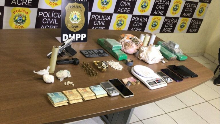 Acusados de homicídio são presos com dinheiro, droga e pistola 380 municiada em Rio Branco