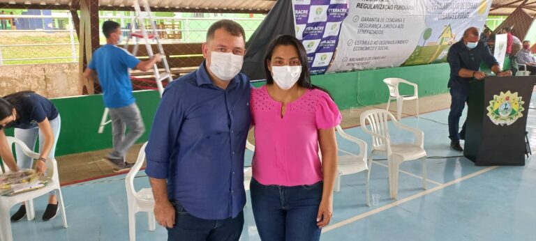 Quase 40 títulos de posse são entregues em Senador Guiomard: “O propósito é dar dignidade a essas famílias”