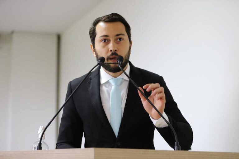 Deixado de fora de pesquisa para Governo, Jarude dispara: “Sabem da verdade e insistem em retirar nosso nome”