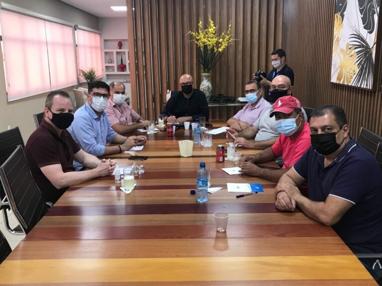 Pedro Longo visita Federação das Indústrias para discutir retomada das obras