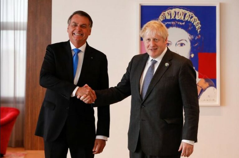 Boris Johson pergunta a Bolsonaro se ele se vacinou: “Já tomei duas vezes”