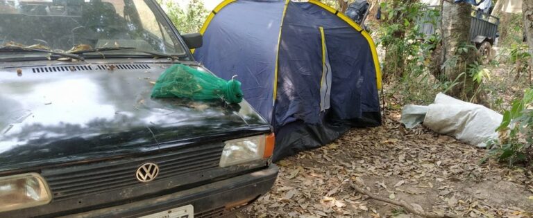 Foragido monta acampamento à beira do rio e é preso após ser flagrado com 150 peixes