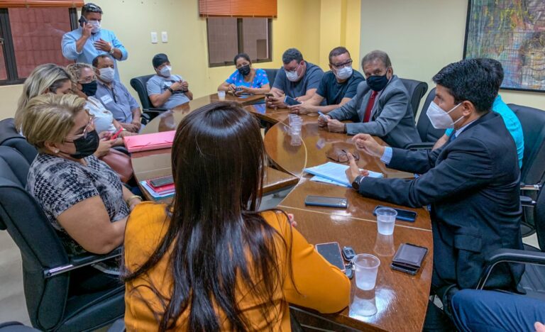 Servidores da Saúde entregam minuta do novo PCCR a deputados e aguardam resposta definitiva do governo até 30 de setembro