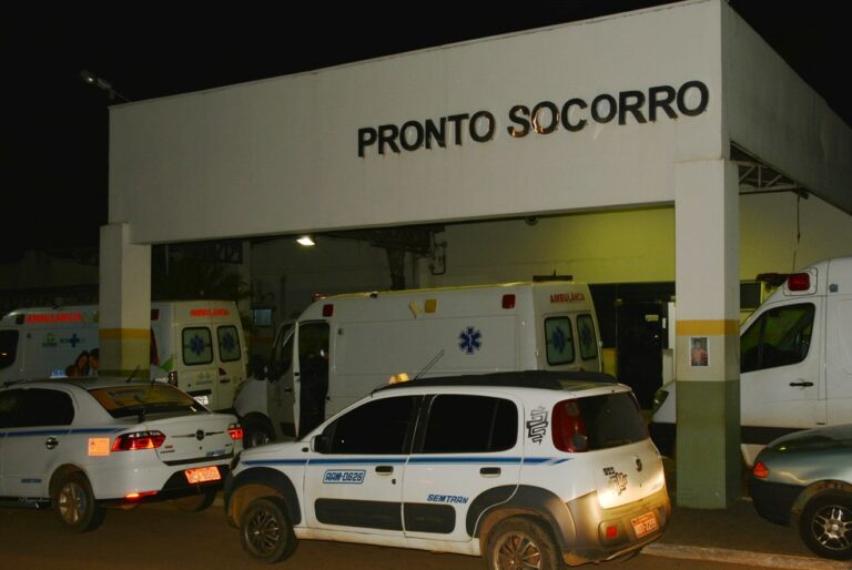 Açougueiro corta pescoço da ex após atacá-la com faca; vítima está no hospital