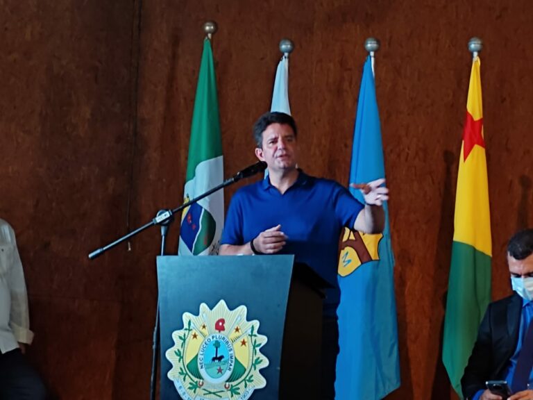 Com investimento de quase R$ 7 milhões, Gladson autoriza pacote de obras em sete municípios acreanos