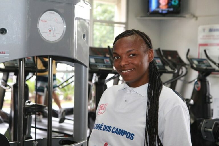 Grávida, ex-pivô da seleção de basquete morre aos 42 anos