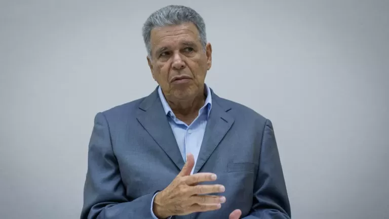 Brasil tem risco de apagões em horários de pico, diz ex-diretor da Aneel