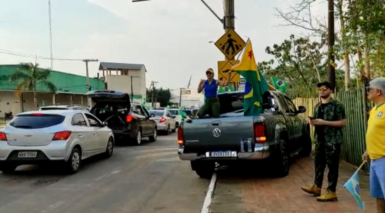 Presença de Márcia Bittar provoca ‘buzinaço’ em ato pró-Bolsonaro; vídeo