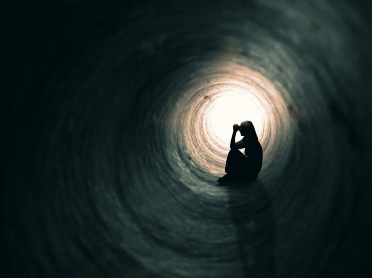 Suicídio entre pessoas de 10 a 19 anos cresce 120% em uma década no Acre e supera média nacional