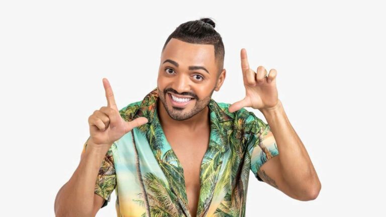 Tirullipa sofre acidente de moto elétrica e passa por cirurgia; veja foto