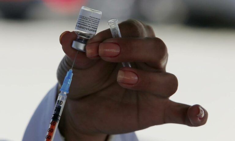 Ômicron: nova vacina da Moderna produz 8 vezes mais anticorpos