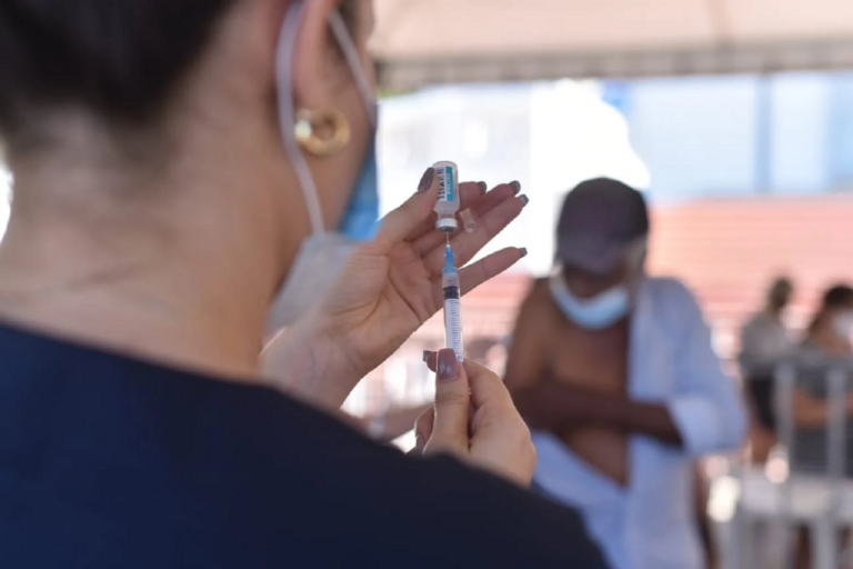 AC tem o 4º menor número de pessoas totalmente imunizadas contra Covid-19, diz levantamento