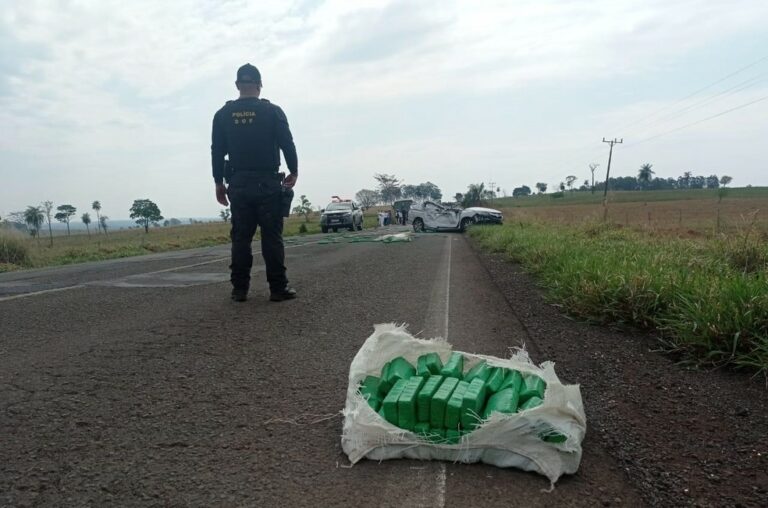 Acidente matou motorista que levava quase 400 quilos de droga e pai de família de indígenas em rodovia