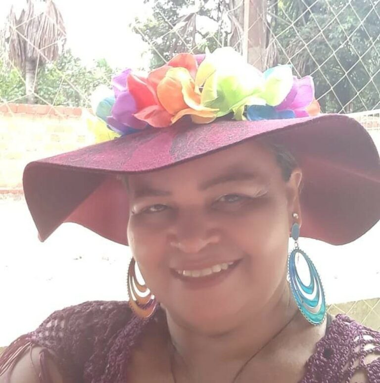 Técnica de enfermagem encontrada morta dentro de carro vivia relacionamento ‘turbulento’, diz família