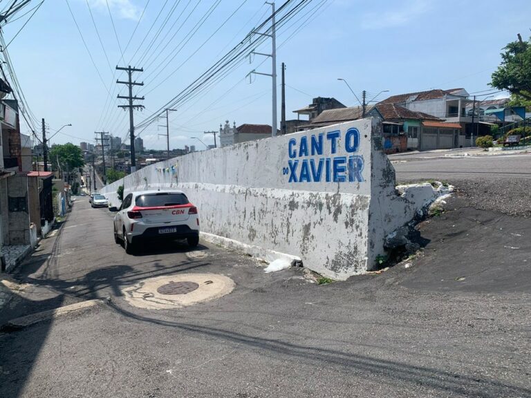 Homem é morto a tiros em frente a bar; polícia suspeita de envolvimento com tráfico de drogas