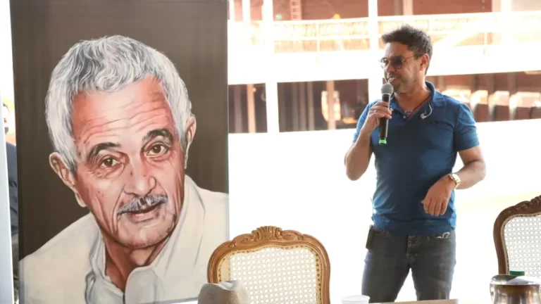 Zezé Di Camargo diz que o pai, Francisco, morreu sem saber que teve câncer