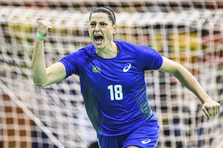 Duda Amorim se aposenta da seleção brasileira de handebol