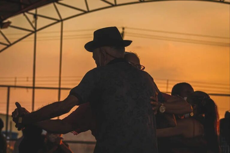 IBGE revela aumento na expectativa de vida dos brasileiros, mesmo com a pandemia