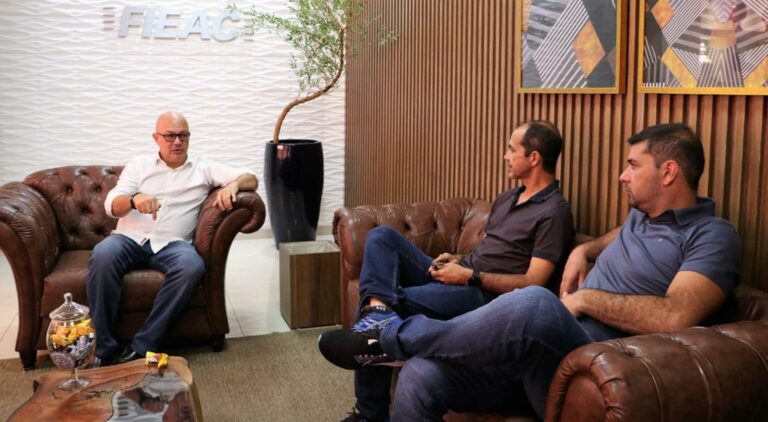 Zequinha busca parceria com FIEAC para geração de emprego em Cruzeiro do Sul