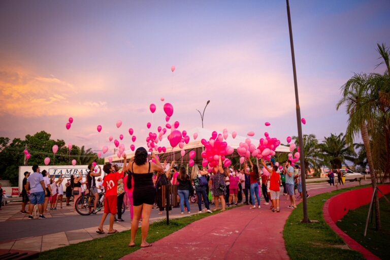 Cerimônia no Lago do Amor encerra atividades da campanha Outubro Rosa
