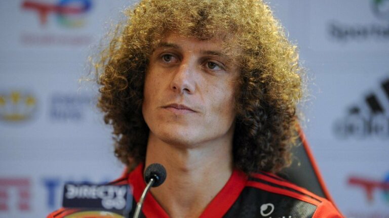 Flamengo admite erro com David Luiz; entenda