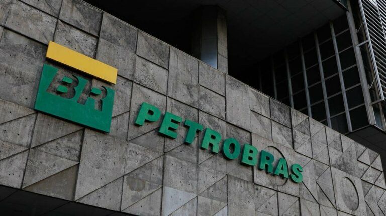 Crise com a Petrobras: governo prepara MP para mudar Lei das Estatais