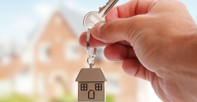 Despejos por atraso em pagamento de aluguel estão suspensos até o fim do ano, diz lei