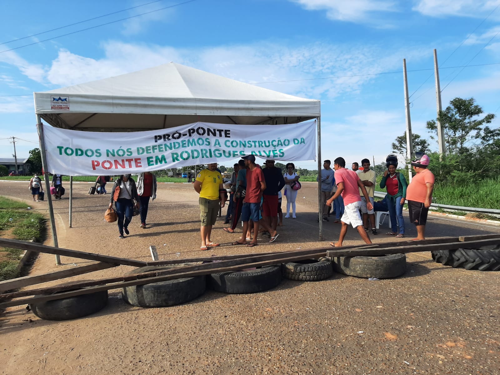 Após mediação de líder do governo, moradores de Rodrigues Alves liberam BR-364; “Luta legítima”