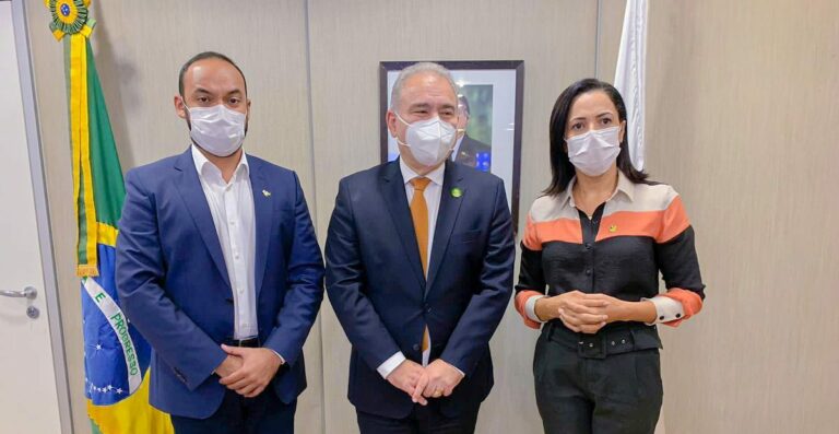 Mailza e presidente da Fundhacre conseguem retomada de remédios para pacientes com doença de Jorge Lobo