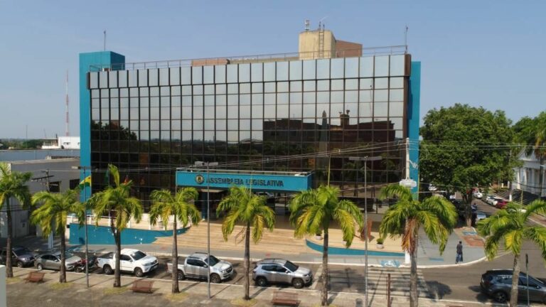 Troca-troca de partidos movimenta última segunda-feira antes do fim da janela partidária