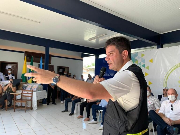 Gladson diz que até o fim do ano vai anunciar aumento salarial ao servidor público