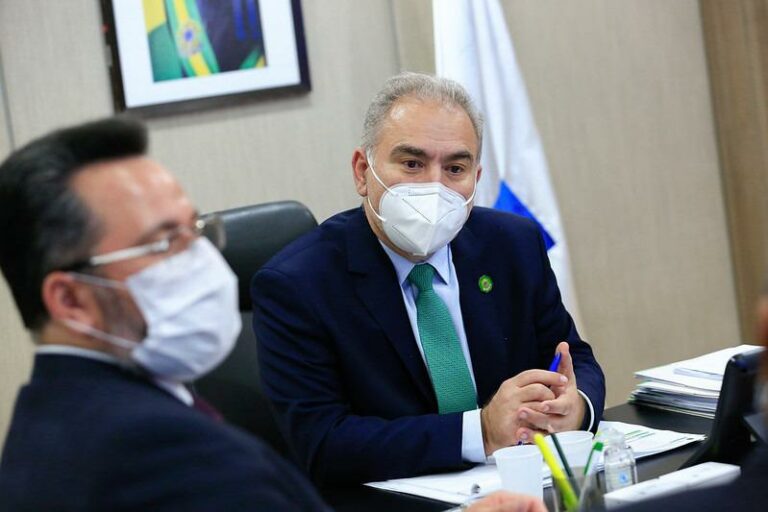 Em reunião com o ministro da Saúde, Alan Rick pede o cumprimento da Lei do Mais Médicos