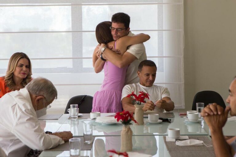 Xeque-mate: Bittar fecha o cerco de Gladson por apoio à candidatura de Márcia ao Senado