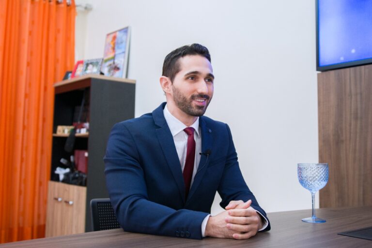 Dia do médico: Conheça o acreano que se tornou referência em cirurgia plástica com o irmão