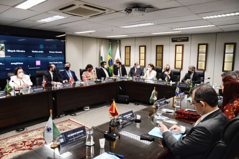 Procuradora-geral do MPAC, Kátia Rejane, participa de mobilizações a favor do CNMP em Brasília