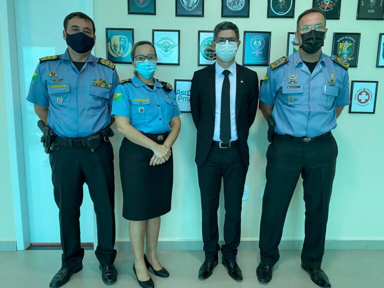 Deputado Fagner Calegário discute melhorias para classe policial com Comandante Geral da PMAC