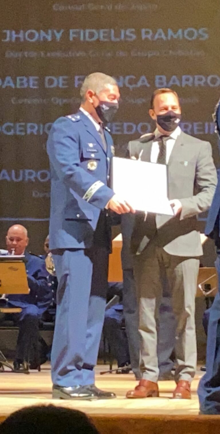 Diretor do Sebrae no Acre recebe Comenda de Membro Honorário da Força Aérea Brasileira