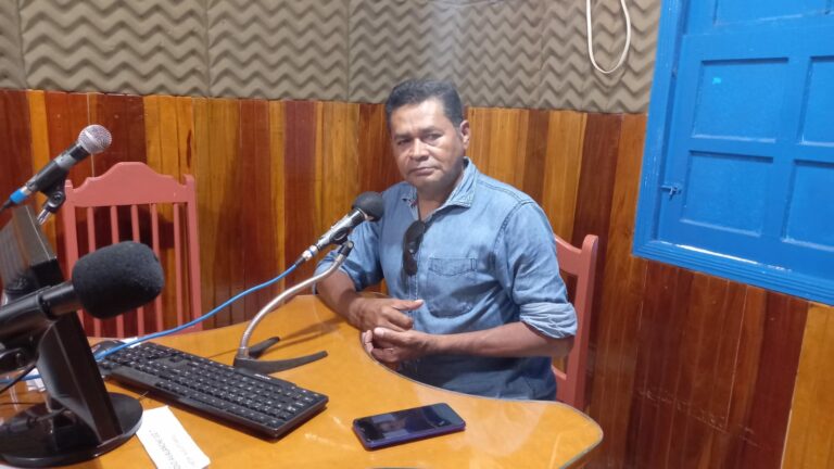 Radialista J. Cavalcante celebra 32 anos de atuação na Rádio Difusora de Sena: ‘É a minha grande alegria’