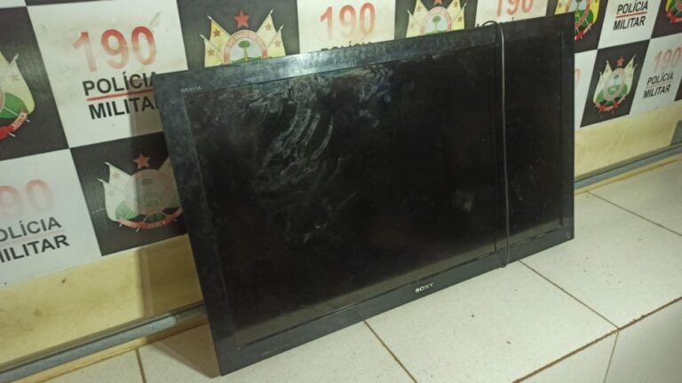 Adolescente é apreendido acusado de invadir casa e render família na Cidade do Povo