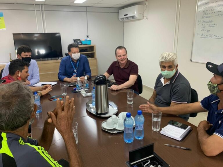 Pedro Longo acompanha lideranças da Transacreana em reivindicações na Energisa